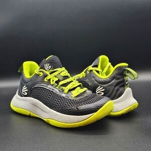 Under Armour 3Z6 Athletic Shoes